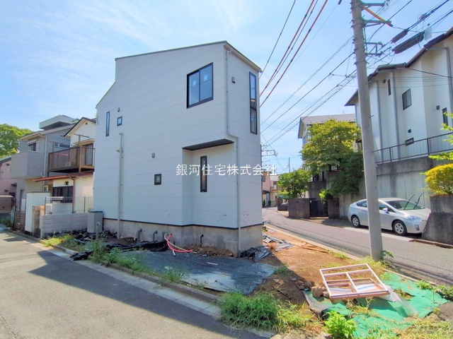 G00379682 埼玉県さいたま市大宮区堀の内町３丁目 新築一戸建て 5199万円 土地面積114.85m² (約34.74坪) 建物面積87.05m² (約26.33坪) 間取り４ＬＤＫ 築年月2025年08月(築１年以内)【外観6】