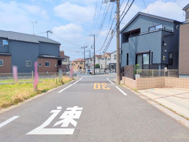 G00379685 埼玉県川口市戸塚南５丁目 新築一戸建て 5190万円 土地面積110.09m² (約33.30坪) 建物面積95.58m² (約28.91坪) 間取り４ＬＤＫ 築年月2025年10月【外観9】