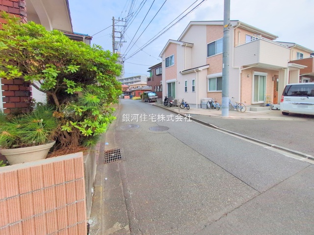 G00379690 神奈川県相模原市中央区上溝 新築一戸建て 3050万円 土地面積82.53m² (約24.96坪) 建物面積82.61m² (約24.98坪) 間取り２ＳＬＤＫ 築年月2025年09月【外観4】