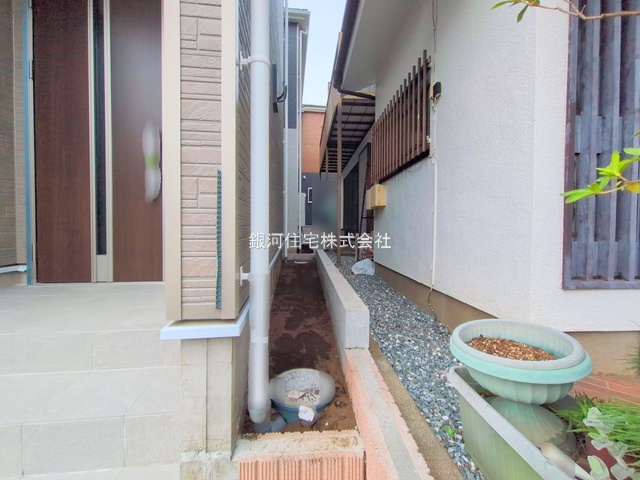 G00379690 神奈川県相模原市中央区上溝 新築一戸建て 3050万円 土地面積82.53m² (約24.96坪) 建物面積82.61m² (約24.98坪) 間取り２ＳＬＤＫ 築年月2025年09月【外観7】