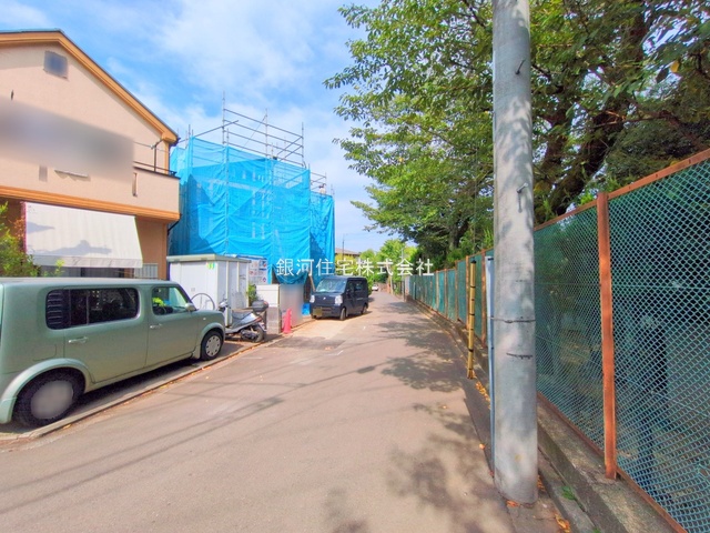 G00379694 東京都小金井市前原町２丁目 新築一戸建て 5490万円 土地面積91.08m² (約27.55坪) 建物面積72.80m² (約22.02坪) 間取り３ＬＤＫ 築年月2025年11月【外観3】