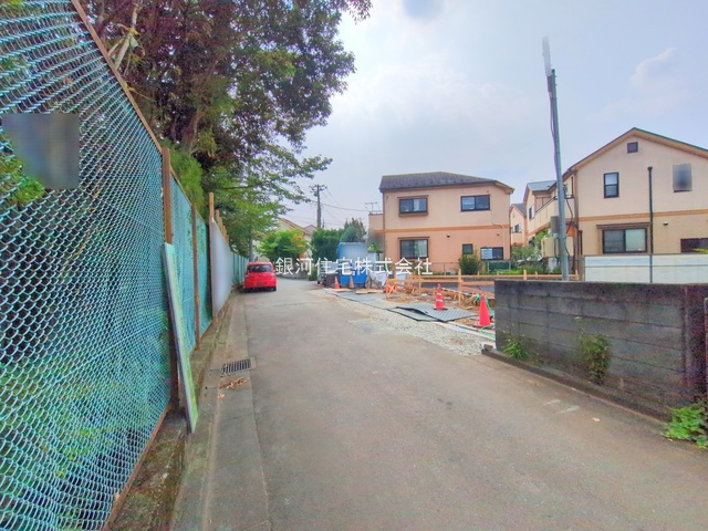 G00379694 東京都小金井市前原町２丁目 新築一戸建て 5490万円 土地面積91.08m² (約27.55坪) 建物面積72.80m² (約22.02坪) 間取り３ＬＤＫ 築年月2025年11月【外観8】