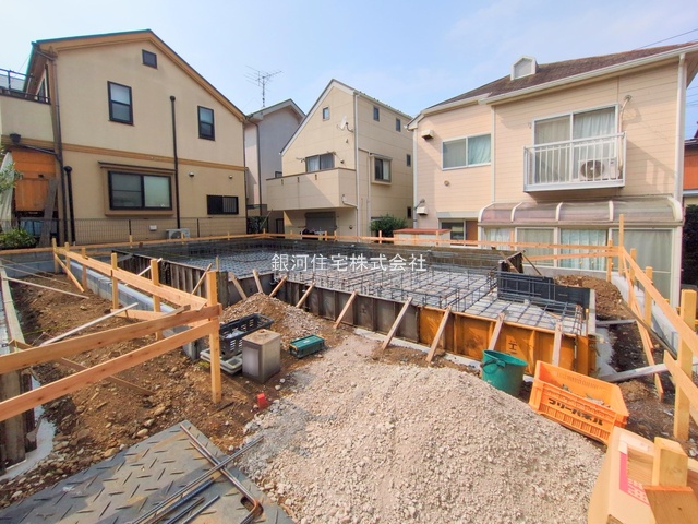G00379695 東京都小金井市前原町２丁目 新築一戸建て 5190万円 土地面積91.63m² (約27.71坪) 建物面積73.28m² (約22.16坪) 間取り３ＬＤＫ 築年月2025年11月【外観4】