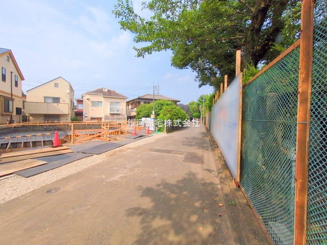 G00379695 東京都小金井市前原町２丁目 新築一戸建て 5190万円 土地面積91.63m² (約27.71坪) 建物面積73.28m² (約22.16坪) 間取り３ＬＤＫ 築年月2025年11月【外観6】