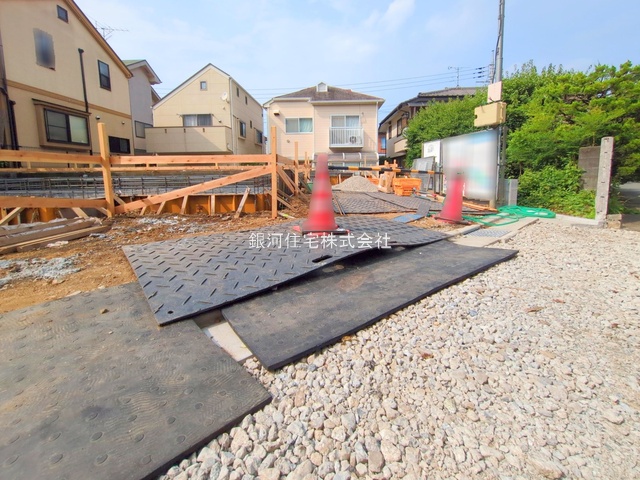 G00379695 東京都小金井市前原町２丁目 新築一戸建て 5190万円 土地面積91.63m² (約27.71坪) 建物面積73.28m² (約22.16坪) 間取り３ＬＤＫ 築年月2025年11月【外観7】