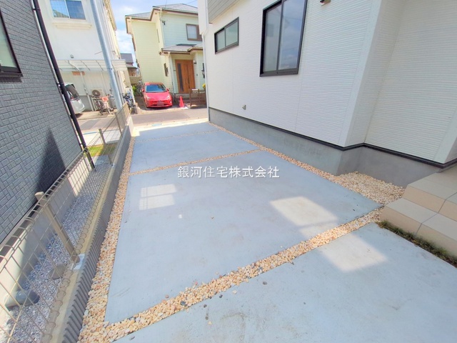 G00379748 神奈川県相模原市中央区淵野辺本町４丁目 新築一戸建て 4680万円 土地面積138.07m² (約41.76坪) 建物面積99.46m² (約30.08坪) 間取り４ＬＤＫ 築年月2025年07月(築１年以内)【外観4】