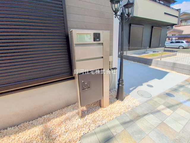 G00379748 神奈川県相模原市中央区淵野辺本町４丁目 新築一戸建て 4680万円 土地面積138.07m² (約41.76坪) 建物面積99.46m² (約30.08坪) 間取り４ＬＤＫ 築年月2025年07月(築１年以内)【外観7】
