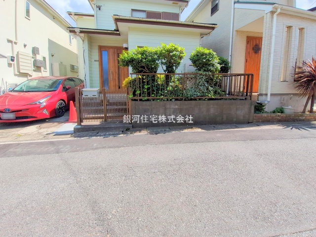 G00379748 神奈川県相模原市中央区淵野辺本町４丁目 新築一戸建て 4680万円 土地面積138.07m² (約41.76坪) 建物面積99.46m² (約30.08坪) 間取り４ＬＤＫ 築年月2025年07月(築１年以内)【外観9】