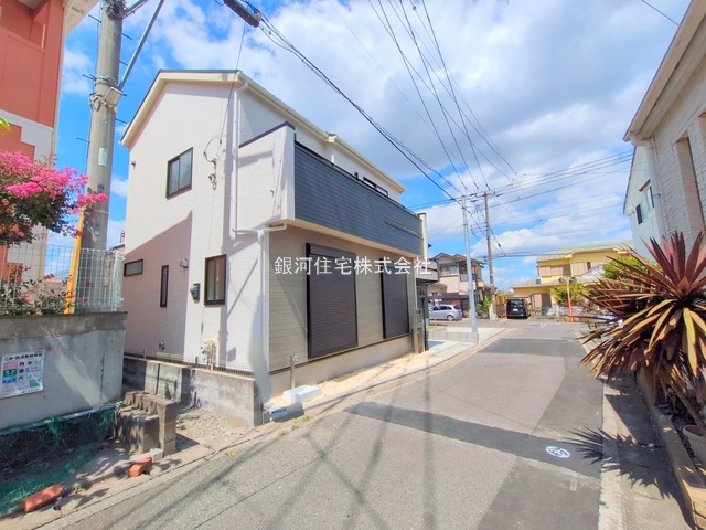 G00379748 神奈川県相模原市中央区淵野辺本町４丁目 新築一戸建て 4680万円 土地面積138.07m² (約41.76坪) 建物面積99.46m² (約30.08坪) 間取り４ＬＤＫ 築年月2025年07月(築１年以内)【外観13】