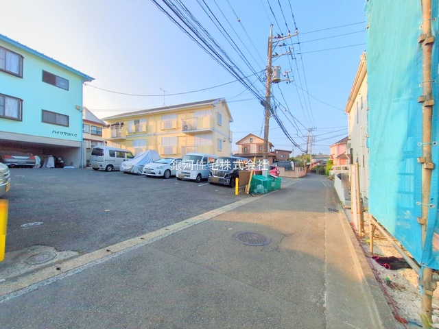 G00379764 神奈川県横浜市旭区南本宿町 新築一戸建て 6798万円 土地面積133.67m² (約40.43坪) 建物面積99.36m² (約30.05坪) 間取り４ＬＤＫ 築年月2025年09月【外観8】