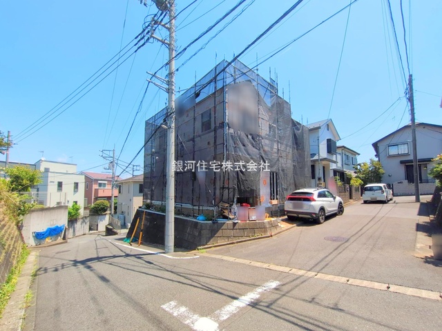 G00379765 神奈川県海老名市国分南４丁目 新築一戸建て 6198万円 土地面積124.64m² (約37.70坪) 建物面積99.36m² (約30.05坪) 間取り４ＬＤＫ 築年月2025年09月【外観9】