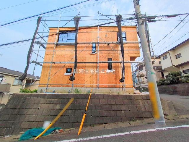 G00379765 神奈川県海老名市国分南４丁目 新築一戸建て 6198万円 土地面積124.64m² (約37.70坪) 建物面積99.36m² (約30.05坪) 間取り４ＬＤＫ 築年月2025年09月【外観13】