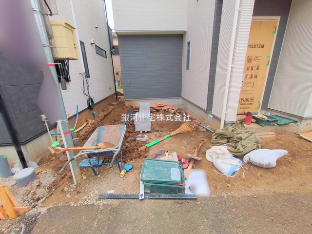 G00379768 神奈川県相模原市南区相南３丁目 新築一戸建て 5698万円 土地面積101.74m² (約30.77坪) 建物面積101.44m² (約30.68坪) 間取り４ＬＤＫ 築年月2025年08月(築１年以内)【外観7】