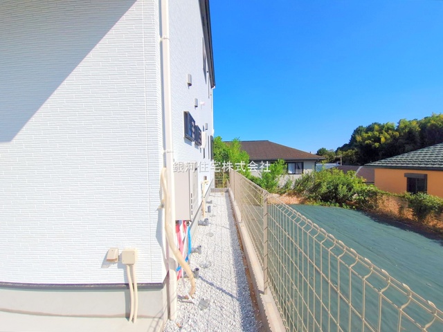 G00379808 神奈川県横浜市緑区西八朔町 新築一戸建て 4590万円 土地面積138.01m² (約41.74坪) 建物面積101.85m² (約30.80坪) 間取り４ＬＤＫ 築年月2025年07月(築１年以内)【外観10】