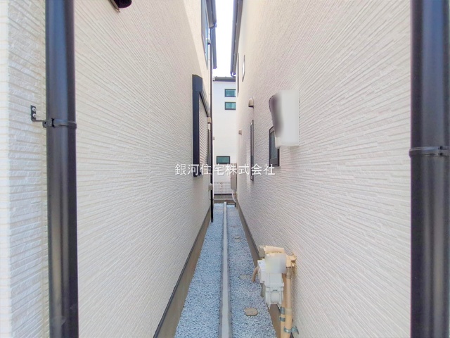 G00379811 神奈川県横浜市栄区上郷町 新築一戸建て 4680万円 土地面積102.53m² (約31.01坪) 建物面積96.46m² (約29.17坪) 間取り４ＬＤＫ 築年月2025年07月(築１年以内)【外観8】