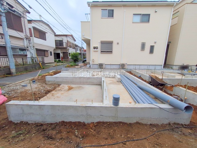 G00379834 神奈川県横浜市神奈川区白幡仲町 新築一戸建て 3780万円 土地面積46.57m² (約14.08坪) 建物面積78.24m² (約23.66坪) 間取り２ＳＬＤＫ 築年月2025年09月【外観10】