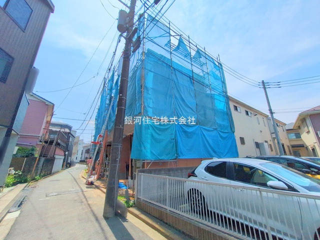 G00379835 神奈川県横浜市神奈川区白幡仲町 新築一戸建て 3780万円 土地面積46.57m² (約14.08坪) 建物面積78.03m² (約23.60坪) 築年月2025年09月【外観3】