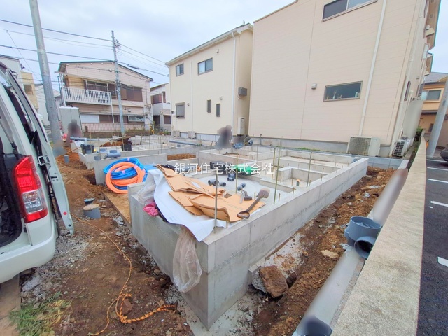 G00379835 神奈川県横浜市神奈川区白幡仲町 新築一戸建て 3780万円 土地面積46.57m² (約14.08坪) 建物面積78.03m² (約23.60坪) 築年月2025年09月【外観5】