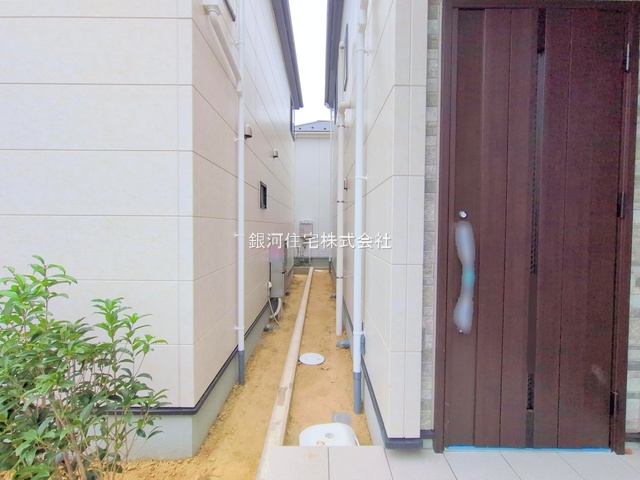 G00379861 東京都練馬区石神井台３丁目 新築一戸建て 7998万円 土地面積106.22m² (約32.13坪) 建物面積96.36m² (約29.14坪) 間取り４ＬＤＫ 築年月2025年11月(築１年以内)【外観4】