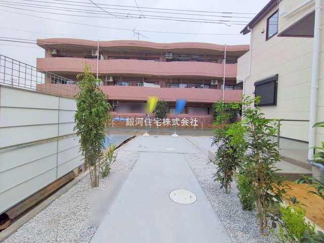 G00379861 東京都練馬区石神井台３丁目 新築一戸建て 7998万円 土地面積106.22m² (約32.13坪) 建物面積96.36m² (約29.14坪) 間取り４ＬＤＫ 築年月2025年11月(築１年以内)【外観10】