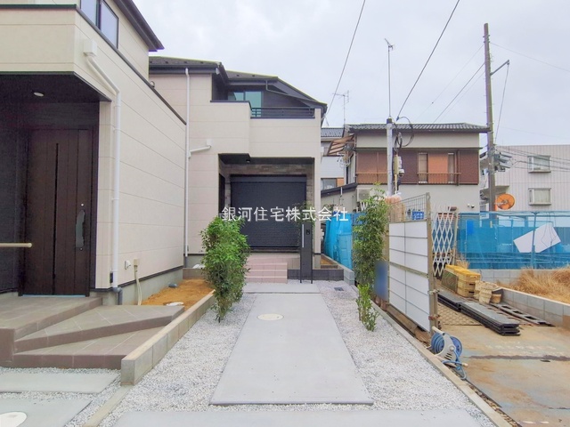 G00379861 東京都練馬区石神井台３丁目 新築一戸建て 7998万円 土地面積106.22m² (約32.13坪) 建物面積96.36m² (約29.14坪) 間取り４ＬＤＫ 築年月2025年11月(築１年以内)【外観13】