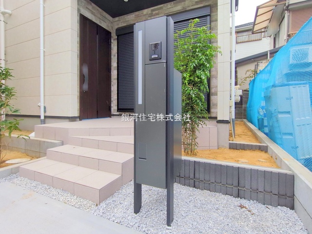 G00379861 東京都練馬区石神井台３丁目 新築一戸建て 7998万円 土地面積106.22m² (約32.13坪) 建物面積96.36m² (約29.14坪) 間取り４ＬＤＫ 築年月2025年11月(築１年以内)【外観16】