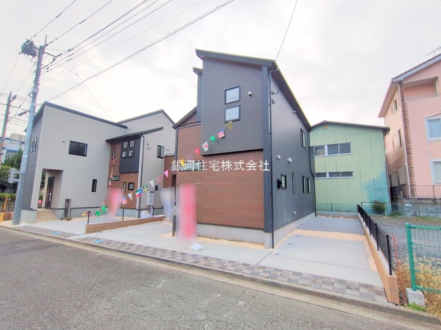 G00380224 埼玉県狭山市富士見２丁目 新築一戸建て 3898万円 土地面積148.61m² (約44.95坪) 建物面積103.86m² (約31.41坪) 間取り４ＬＤＫ 築年月2025年10月(築１年以内)【外観2】