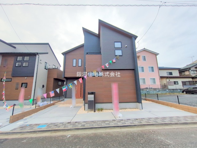 G00380224 埼玉県狭山市富士見２丁目 新築一戸建て 3898万円 土地面積148.61m² (約44.95坪) 建物面積103.86m² (約31.41坪) 間取り４ＬＤＫ 築年月2025年10月(築１年以内)【外観8】