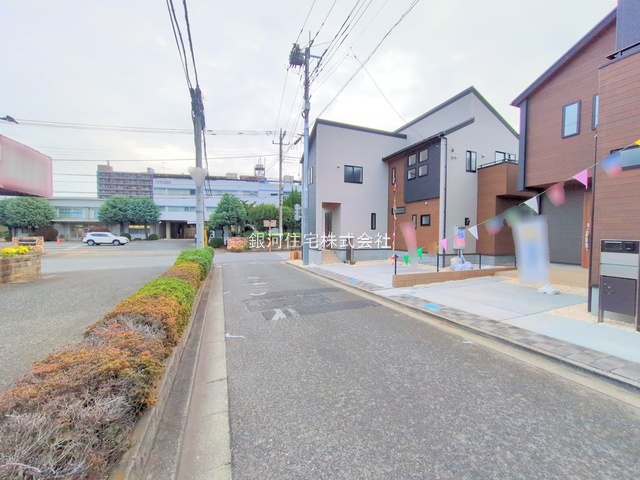 G00380225 埼玉県狭山市富士見２丁目 新築一戸建て 4098万円 土地面積148.62m² (約44.95坪) 建物面積103.38m² (約31.27坪) 間取り３ＬＤＫ 築年月2025年10月(築１年以内)【外観3】