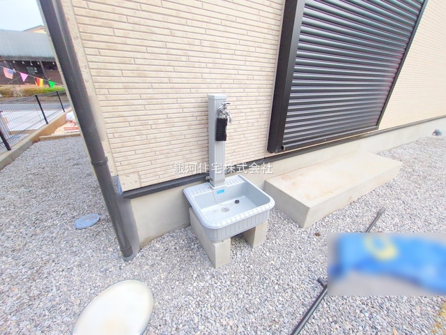 G00380225 埼玉県狭山市富士見２丁目 新築一戸建て 4098万円 土地面積148.62m² (約44.95坪) 建物面積103.38m² (約31.27坪) 間取り３ＬＤＫ 築年月2025年10月(築１年以内)【外観14】