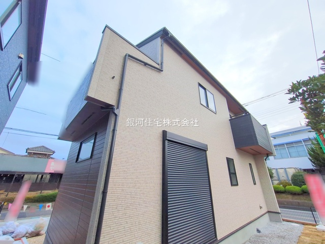 G00380225 埼玉県狭山市富士見２丁目 新築一戸建て 4098万円 土地面積148.62m² (約44.95坪) 建物面積103.38m² (約31.27坪) 間取り３ＬＤＫ 築年月2025年10月(築１年以内)【外観15】