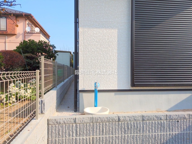 G00380592 千葉県千葉市美浜区磯辺３丁目 新築一戸建て 4590万円 土地面積103.11m² (約31.19坪) 建物面積92.74m² (約28.05坪) 間取り３ＬＤＫ 築年月2025年11月(築１年以内)【外観6】