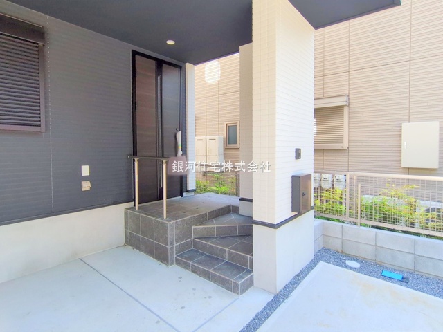 G00380660 千葉県市川市本行徳 新築一戸建て 6688万円 土地面積92.73m² (約28.05坪) 建物面積117.57m² (約35.56坪) 間取り３ＳＬＤＫ 築年月2025年06月(築１年以内)【外観6】