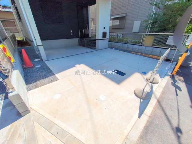 G00380660 千葉県市川市本行徳 新築一戸建て 6688万円 土地面積92.73m² (約28.05坪) 建物面積117.57m² (約35.56坪) 間取り３ＳＬＤＫ 築年月2025年06月(築１年以内)【外観8】