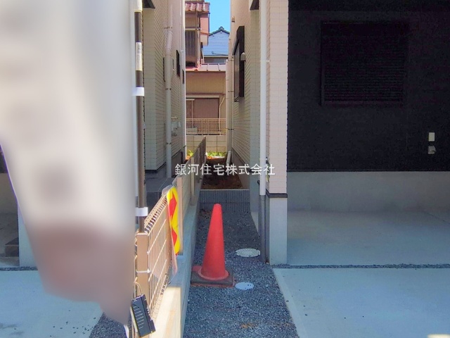 G00380660 千葉県市川市本行徳 新築一戸建て 6688万円 土地面積92.73m² (約28.05坪) 建物面積117.57m² (約35.56坪) 間取り３ＳＬＤＫ 築年月2025年06月(築１年以内)【外観9】