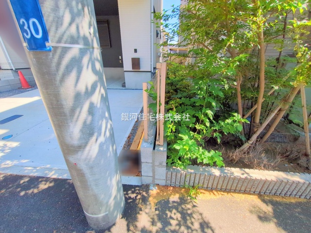 G00380660 千葉県市川市本行徳 新築一戸建て 6688万円 土地面積92.73m² (約28.05坪) 建物面積117.57m² (約35.56坪) 間取り３ＳＬＤＫ 築年月2025年06月(築１年以内)【外観12】