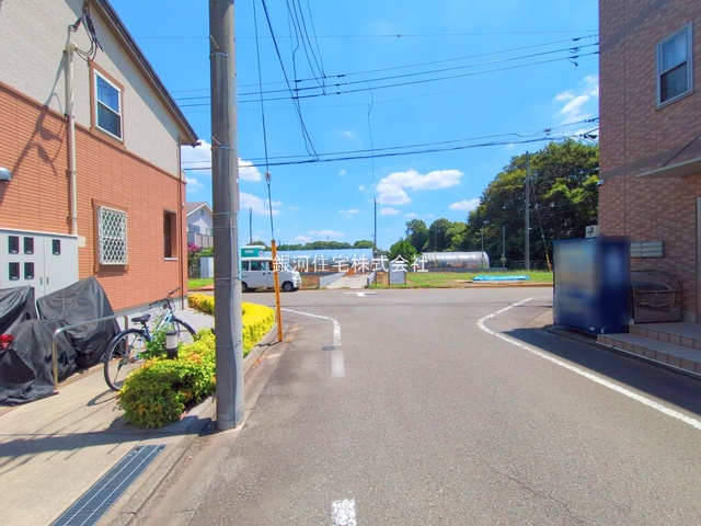 G00380808 東京都国立市矢川３丁目 新築一戸建て 5480万円 土地面積121.44m² (約36.73坪) 建物面積98.01m² (約29.64坪) 間取り４ＬＤＫ 築年月2025年12月(築１年以内)【外観18】