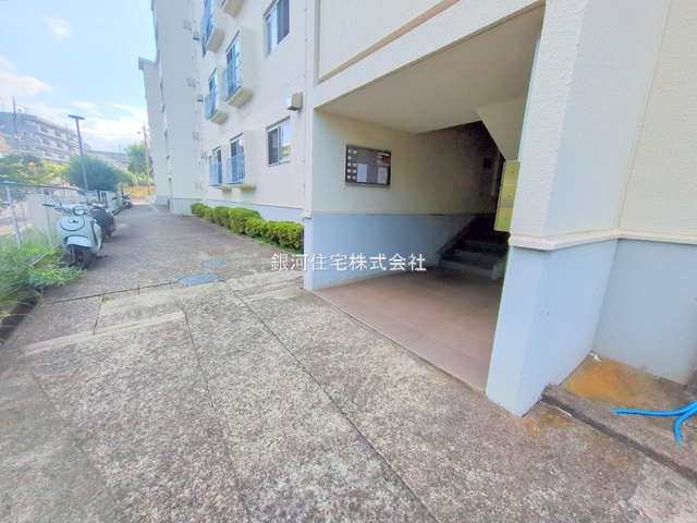 G00380875 神奈川県川崎市宮前区宮前平１丁目 中古マンション 2450万円 専有面積70.06m² (約21.19坪) 間取り３ＬＤＫ 所在階1階 築年月1972年09月(築52年)【外観5】