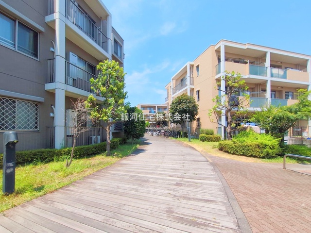 G00381031 神奈川県横浜市都筑区大丸 中古マンション 5299万円 専有面積70.06m² (約21.19坪) 間取り３ＬＤＫ 所在階3階 築年月2001年03月(築25年)【外観4】