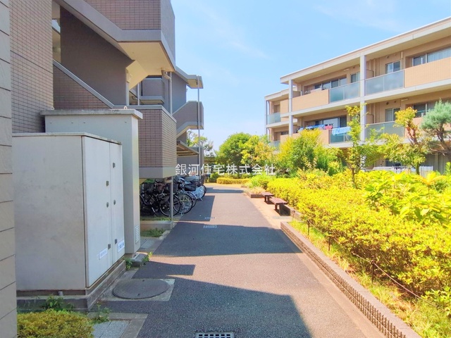 G00381031 神奈川県横浜市都筑区大丸 中古マンション 5299万円 専有面積70.06m² (約21.19坪) 間取り３ＬＤＫ 所在階3階 築年月2001年03月(築25年)【外観7】