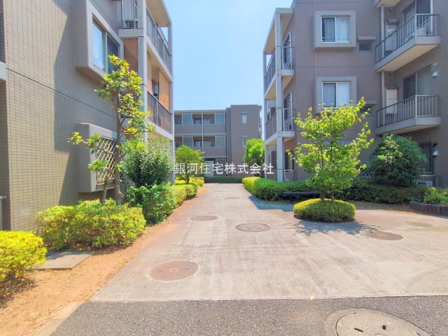 G00381031 神奈川県横浜市都筑区大丸 中古マンション 5299万円 専有面積70.06m² (約21.19坪) 間取り３ＬＤＫ 所在階3階 築年月2001年03月(築25年)【外観11】