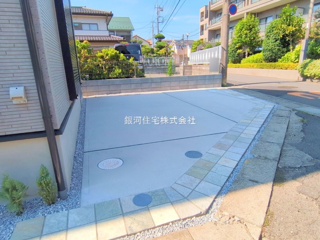 G00381180 埼玉県さいたま市北区大成町４丁目 新築一戸建て 5798万円 土地面積101.08m² (約30.57坪) 建物面積101.69m² (約30.76坪) 間取り３ＬＤＫ 築年月2025年08月(築１年以内)【外観8】