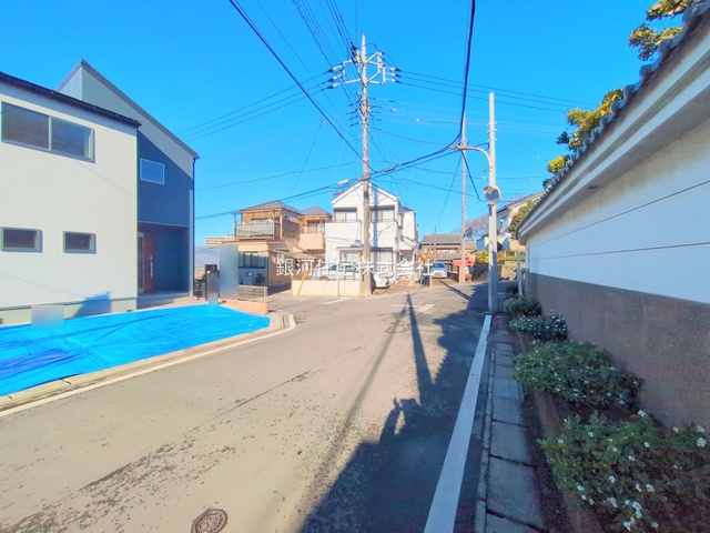G00381589 千葉県市川市奉免町 新築一戸建て 4280万円 土地面積122.81m² (約37.15坪) 建物面積99.78m² (約30.18坪) 間取り４ＬＤＫ 築年月2025年11月(築１年以内)【外観10】