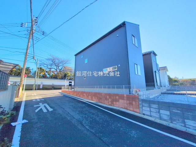 G00381589 千葉県市川市奉免町 新築一戸建て 4280万円 土地面積122.81m² (約37.15坪) 建物面積99.78m² (約30.18坪) 間取り４ＬＤＫ 築年月2025年11月(築１年以内)【外観14】