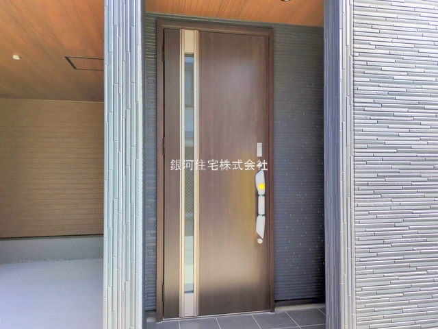 G00381732 東京都足立区佐野２丁目 新築一戸建て 4490万円 土地面積60.40m² (約18.27坪) 建物面積100.63m² (約30.44坪) 築年月2025年10月(築１年以内)【外観11】