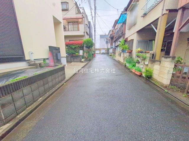 G00381763 埼玉県入間郡三芳町大字藤久保 中古一戸建て 2780万円 土地面積86.85m² (約26.27坪) 建物面積90.92m² (約27.50坪) 間取り３ＬＤＫ 築年月2006年09月(築19年)【外観3】