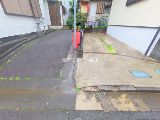 G00381763 埼玉県入間郡三芳町大字藤久保 中古一戸建て 2780万円 土地面積86.85m² (約26.27坪) 建物面積90.92m² (約27.50坪) 間取り３ＬＤＫ 築年月2006年09月(築19年)【外観4】