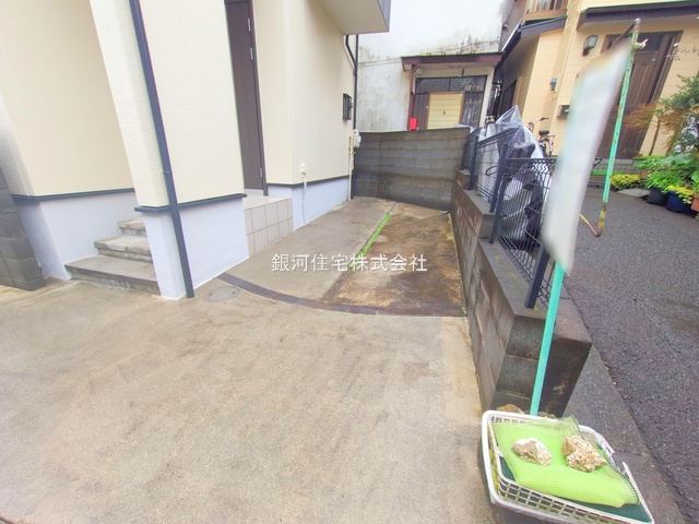 G00381763 埼玉県入間郡三芳町大字藤久保 中古一戸建て 2780万円 土地面積86.85m² (約26.27坪) 建物面積90.92m² (約27.50坪) 間取り３ＬＤＫ 築年月2006年09月(築19年)【外観6】