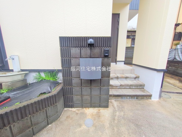 G00381763 埼玉県入間郡三芳町大字藤久保 中古一戸建て 2780万円 土地面積86.85m² (約26.27坪) 建物面積90.92m² (約27.50坪) 間取り３ＬＤＫ 築年月2006年09月(築19年)【外観10】