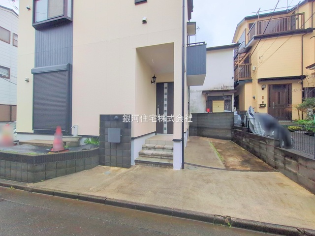 G00381763 埼玉県入間郡三芳町大字藤久保 中古一戸建て 2780万円 土地面積86.85m² (約26.27坪) 建物面積90.92m² (約27.50坪) 間取り３ＬＤＫ 築年月2006年09月(築19年)【外観12】